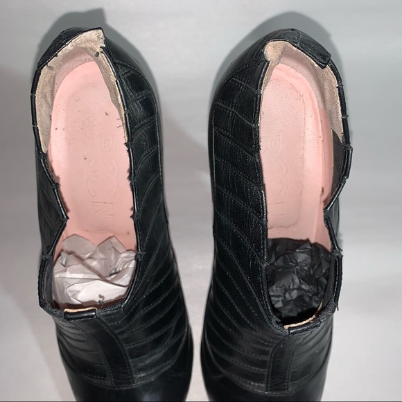 vintage CHANEL size 37 quilted calfskin ANKLE BOOTIES - Picture 8 of 16